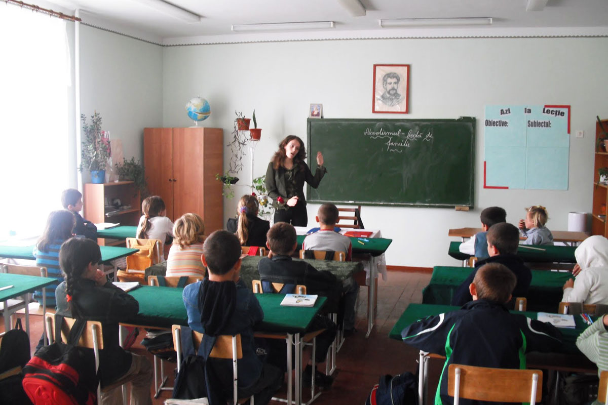 De 10 ani în slujba semenilor