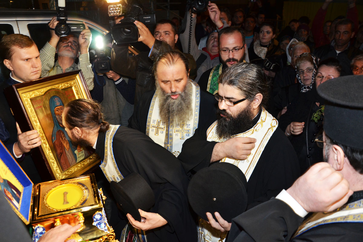 Moaştele Sfântului Teofil au ajuns aseară la Iaşi