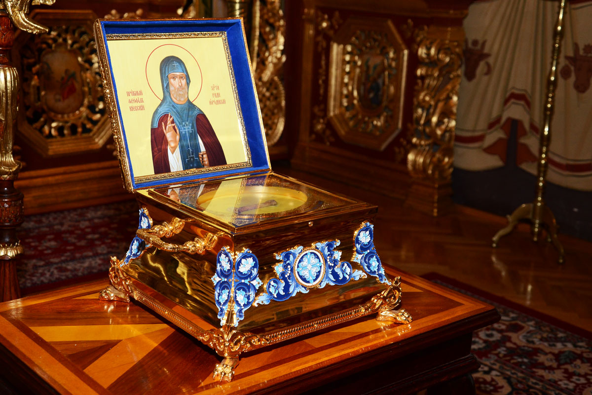 Moaştele Sfântului Teofil au ajuns aseară la Iaşi