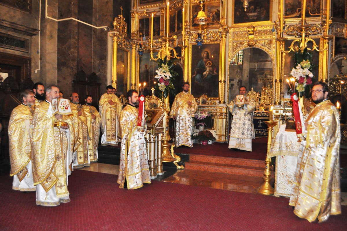 Pelerinajul, purtarea crucii prin comuniune şi rugăciune