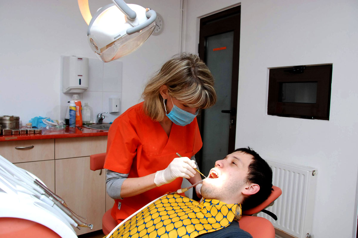 Dentiştii îşi pot crea cabinete mobile pentru zonele izolate