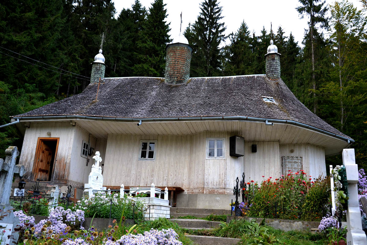 Bisericuţa ocrotitoare a Văii Largului