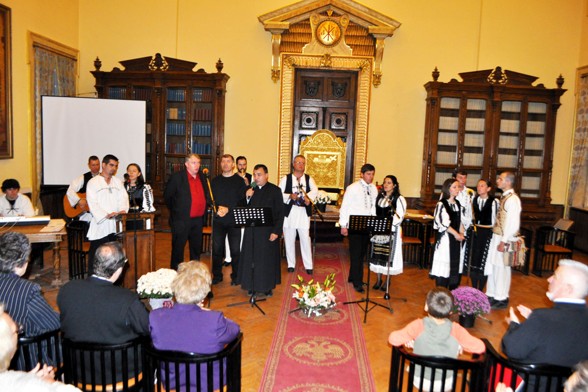 Cenaclul „Lumină lină“ a bucurat pentru prima dată inimile ieşenilor