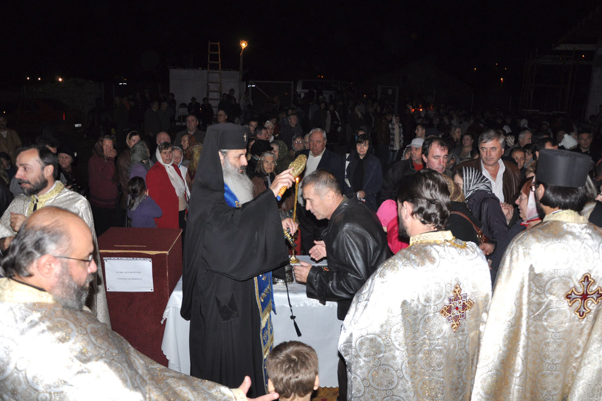 Piatră de temelie pentru o nouă biserică în cartierul ieşean Bejan