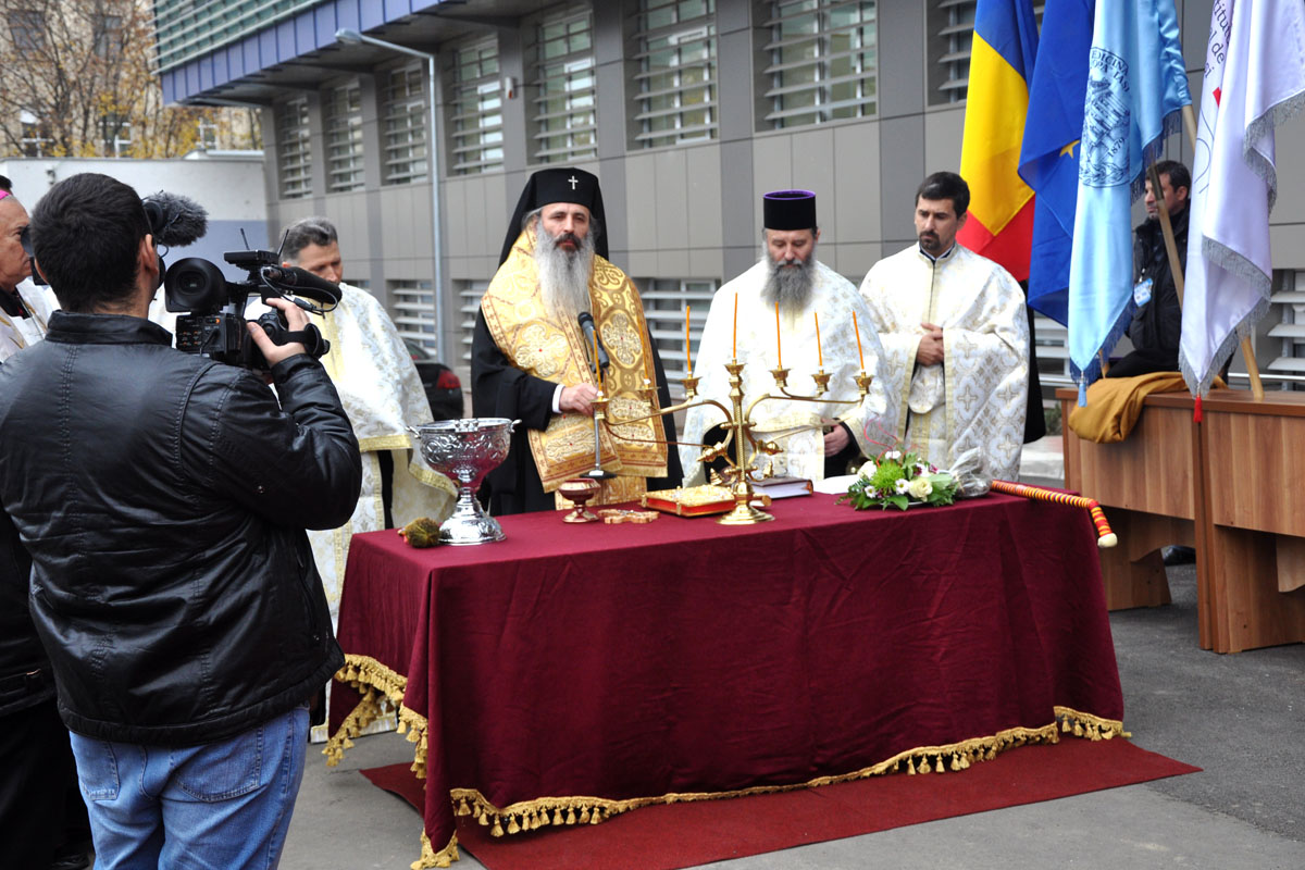 Institutul Regional de Oncologie din Iaşi a fost sfinţit de IPS Mitropolit Teofan
