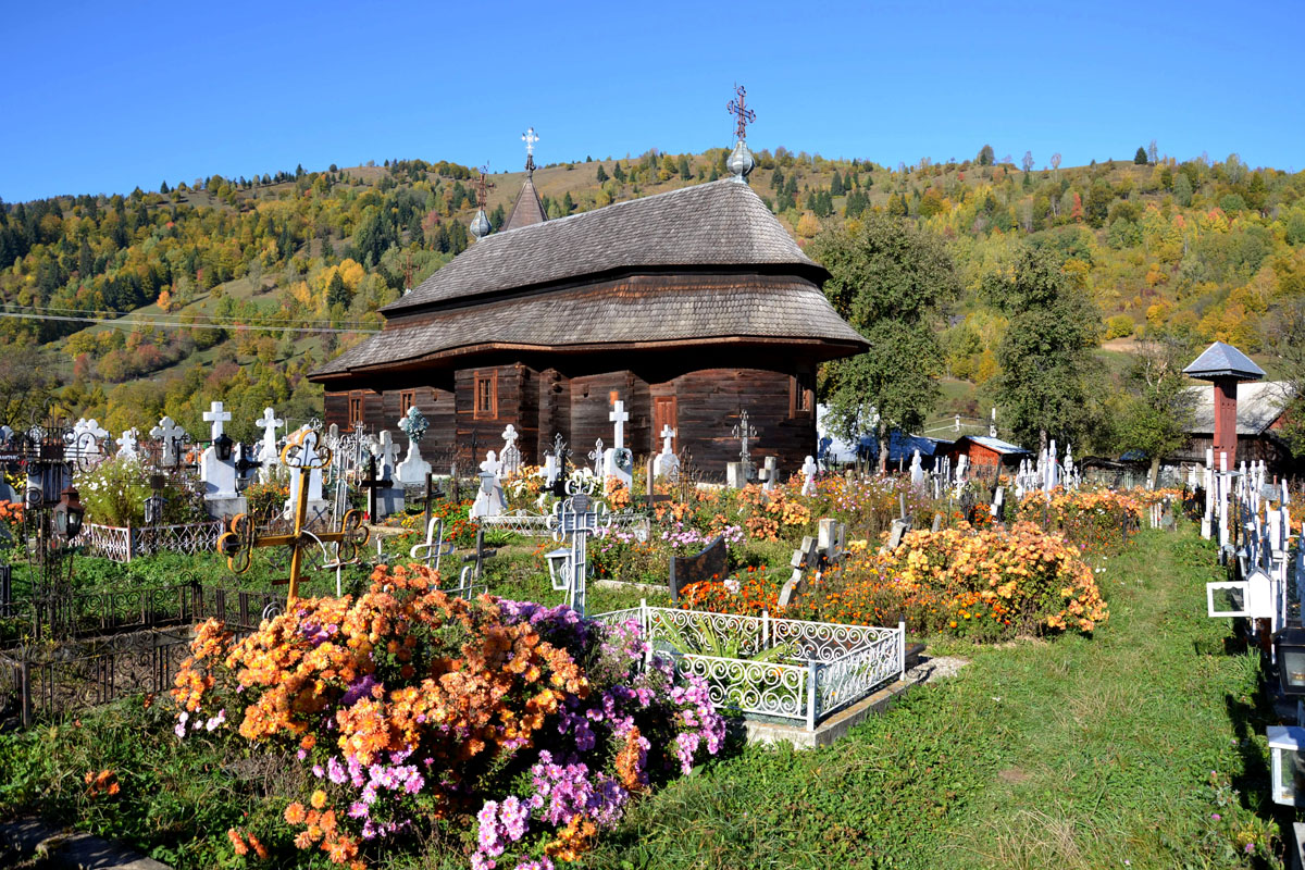 Bisericuţa de la poalele Ceahlăului