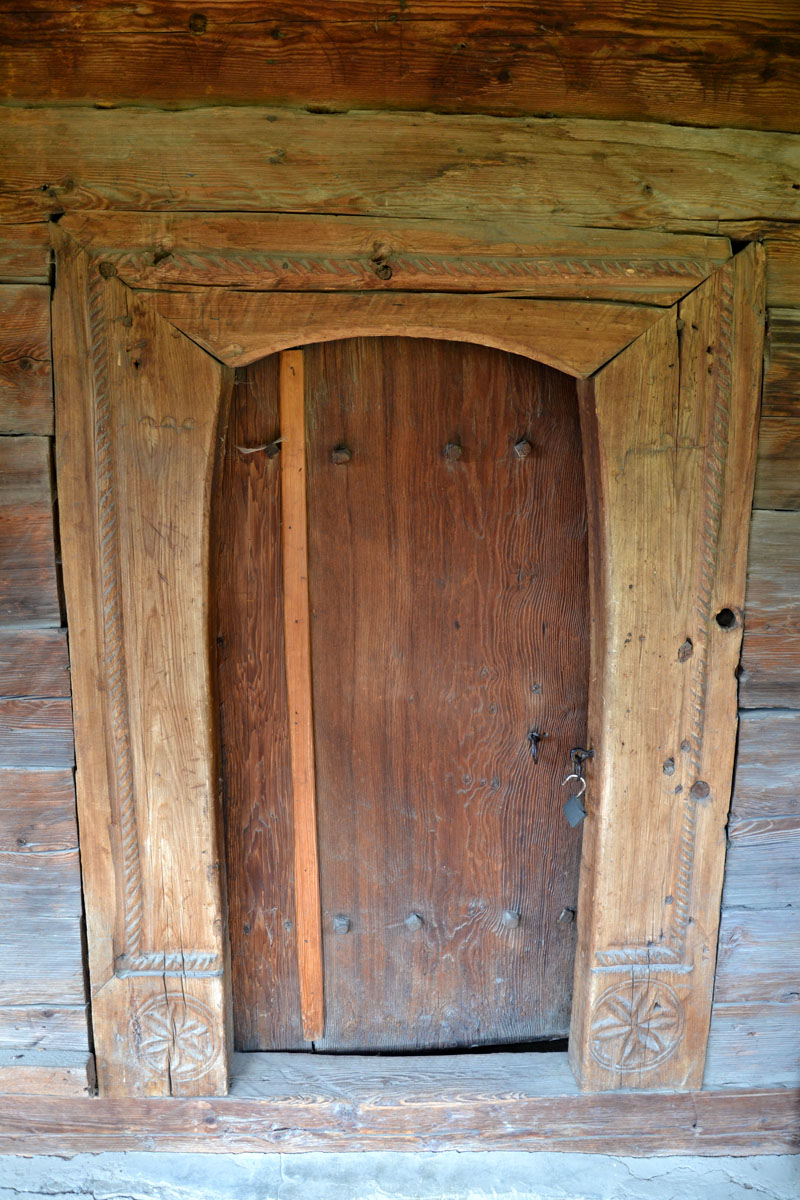 La Fărcaşa, lemnul a luat chip de biserică