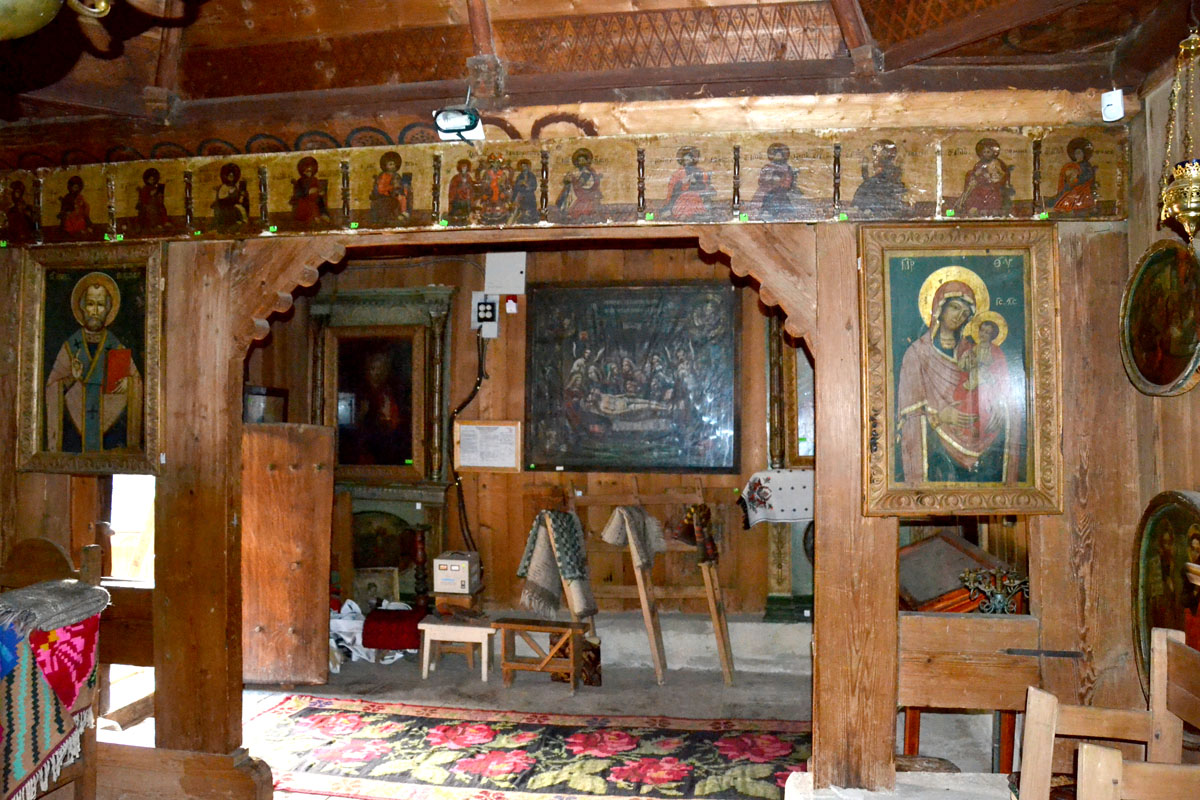 La Fărcaşa, lemnul a luat chip de biserică