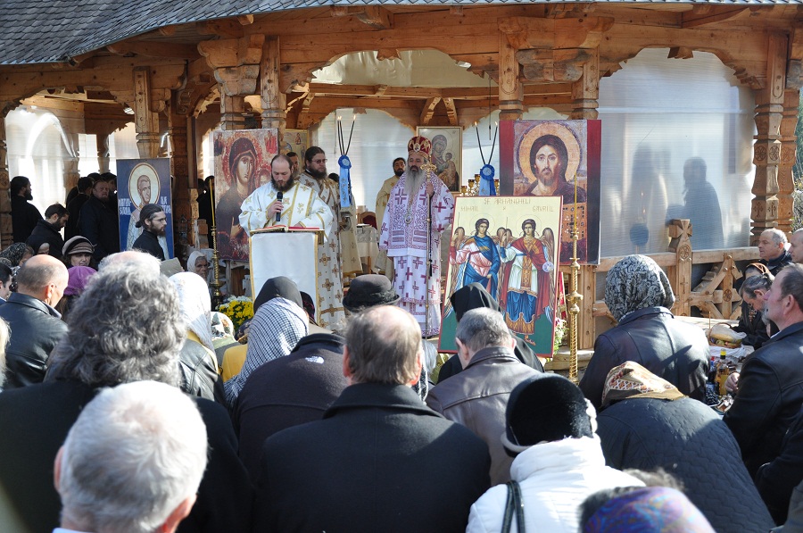 Mănăstirea Petru Vodă şi-a sărbătorit ocrotitorii