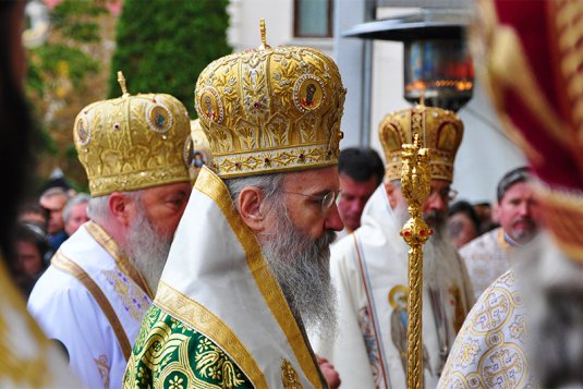 IPS Hierotheos Vlachos: „Persoanele bolnave îmbolnăvesc şi instituţiile, iar instituţiile bolnave îmbolnăvesc persoanele”