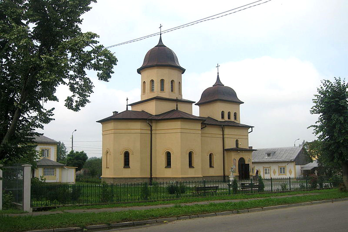 Sărbătoarea Sfinţilor Arhangheli a adunat în rugăciune credincioşii din Moldova