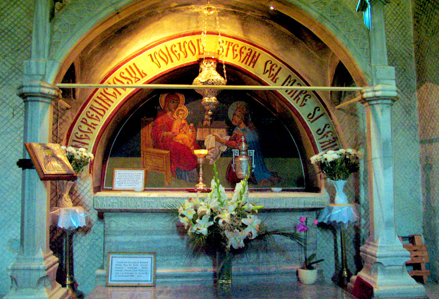 Mănăstirea Putna şi pământul de sub mormântul Sfântului Ştefan cel Mare. O judecată neterminată