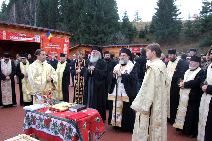 Monument închinat eroului Emil Rebreanu, la Palanca