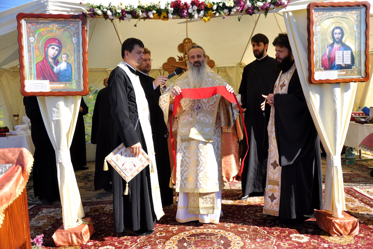 Slujbă arhierească şi sfinţire de paraclis la parohia Pietrărie – Bârnova