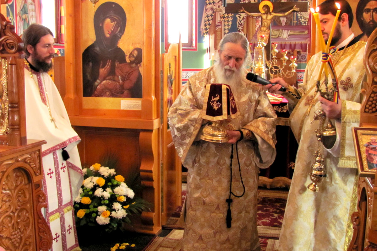 Slujbă arhierească la Schitul Marginea din judeţul Suceava