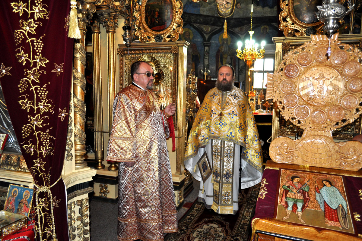 Hram în parohia „Sfântul Mercurie“ şi „Sfânta Ecaterina“ din Rădăşeni