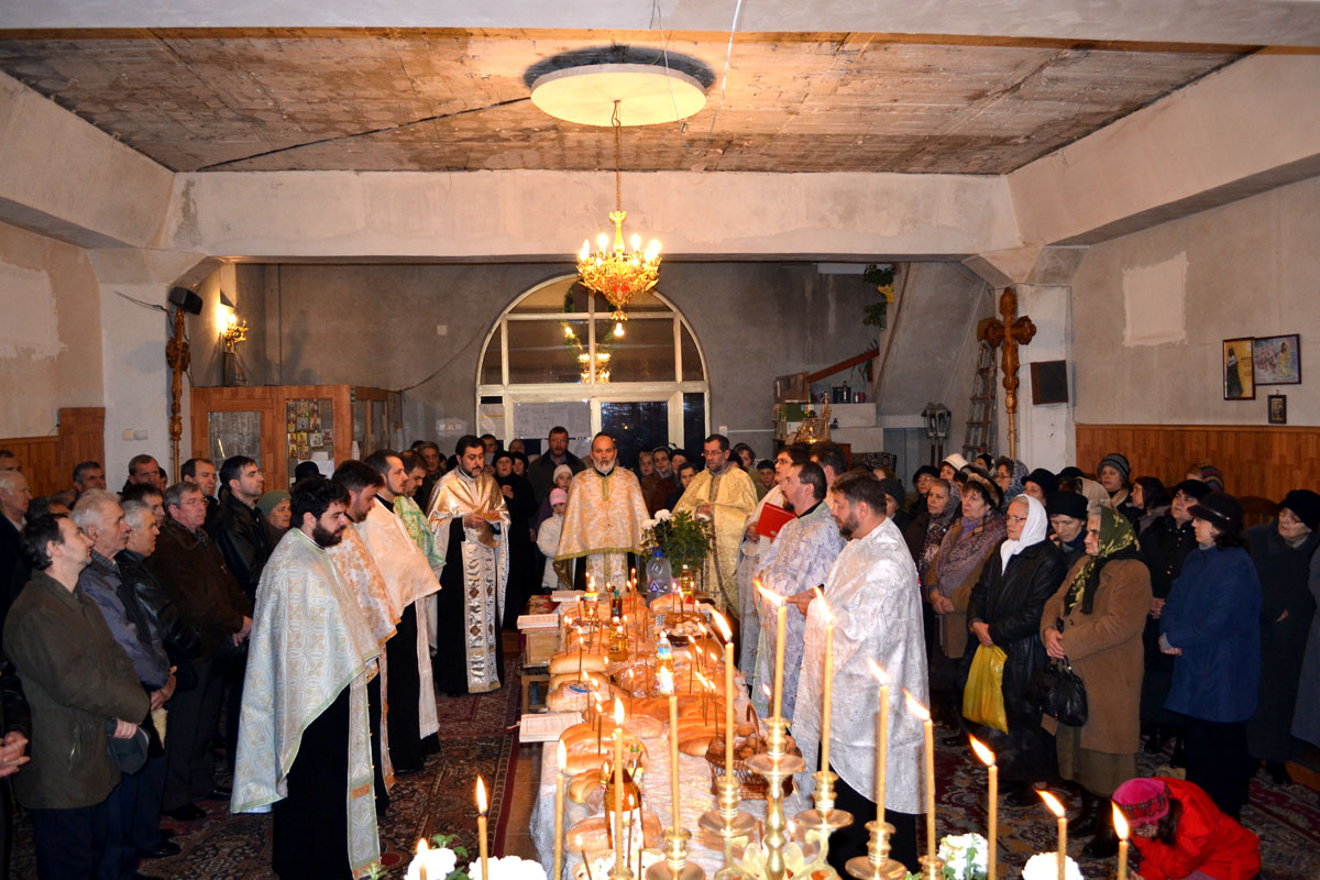 Sărbătoare în cartierul Dărmăneşti din Piatra Neamţ