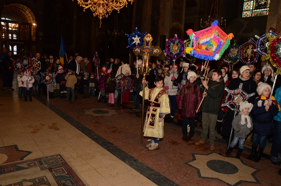 200 de copii au colindat la Catedrala mitropolitană din Iaşi