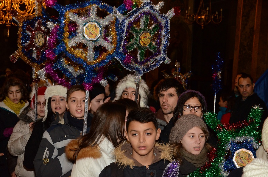 200 de copii au colindat la Catedrala mitropolitană din Iaşi