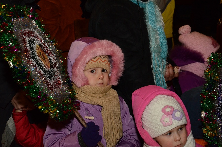 200 de copii au colindat la Catedrala mitropolitană din Iaşi