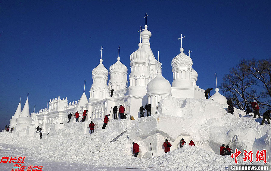 Gheața ia forma unei biserici în China