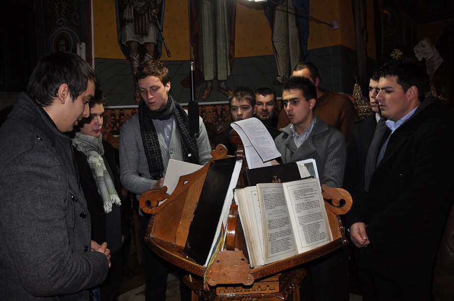 Slujbă în sobor la parohia Filioara, comuna Agapia