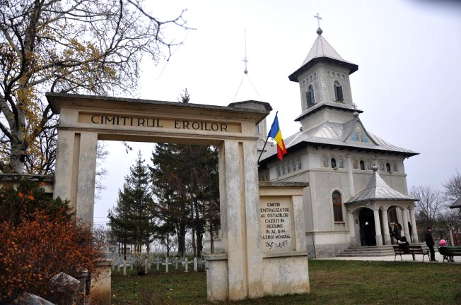 Pachete pentru nevoiaşi la parohia „Sf. Ierarh Nicolae“- Podu Iloaiei