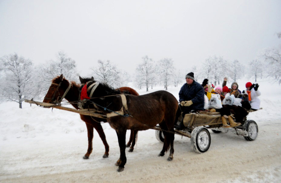 Bucurie pentru 500 de copii la Mănăstirea Hadâmbu