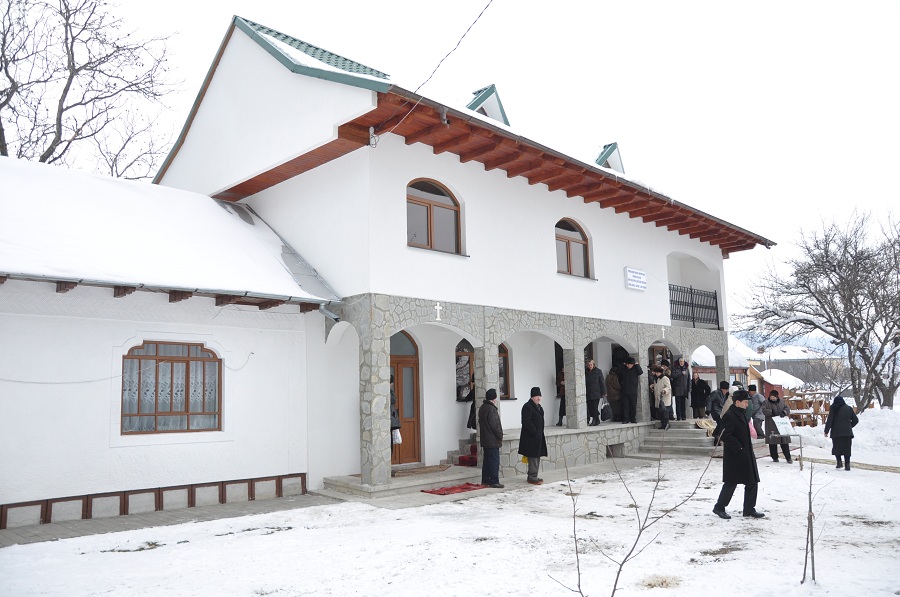 Mare sărbătoare în parohia „Tăierea Capului Sfântului Ioan Botezătorul“ din Vânători - Neamţ