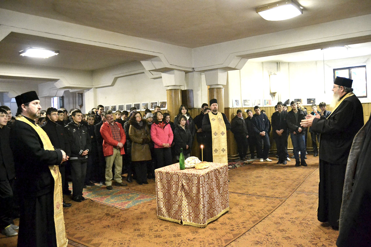 Părintele Vasile Ignătescu, comemorat la seminarul de la Mănăstirea Neamţ