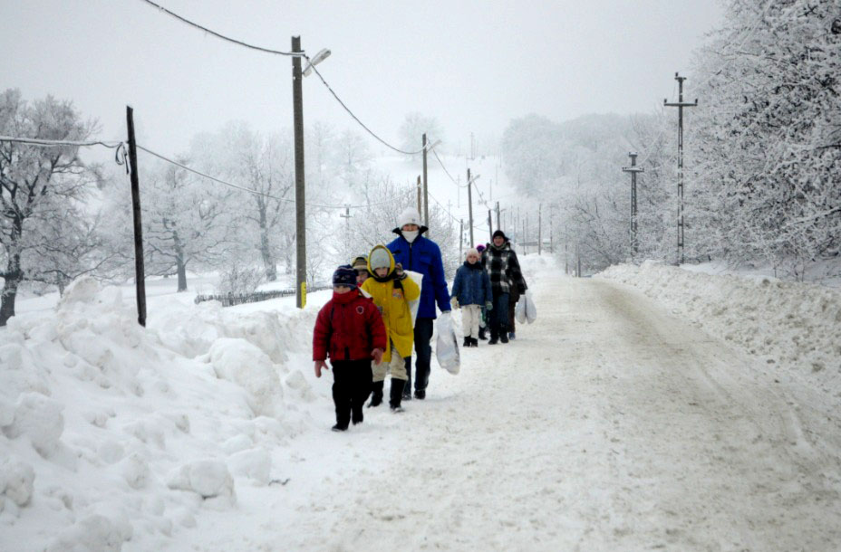 Bucurie pentru 500 de copii la Mănăstirea Hadâmbu