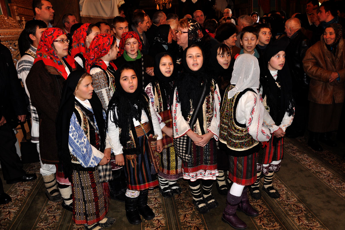 Mare sărbătoare în parohia „Tăierea Capului Sfântului Ioan Botezătorul“ din Vânători - Neamţ