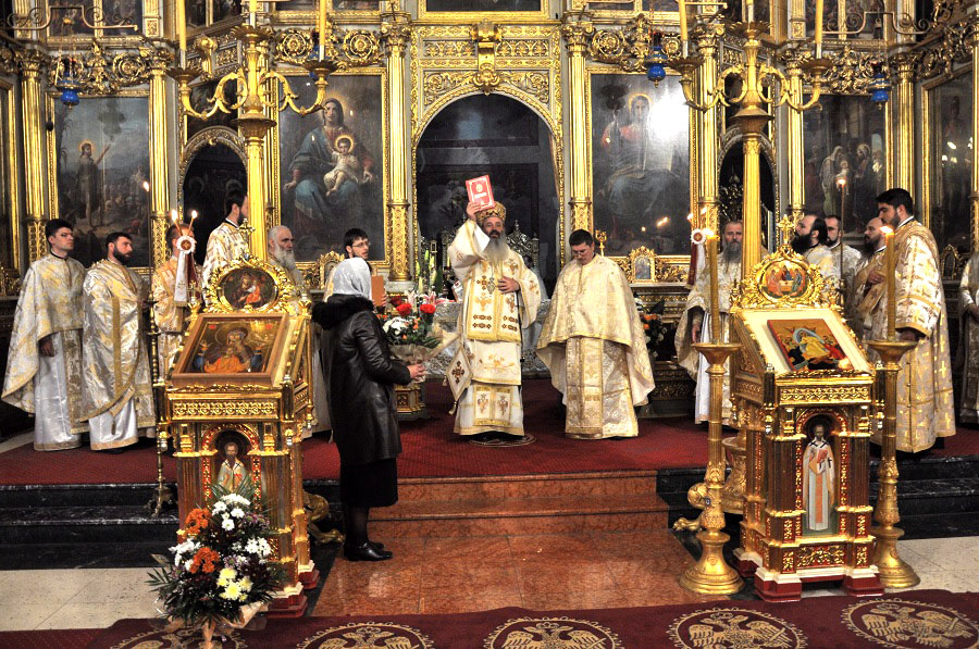 Liturghie arhierească la Catedrala mitropolitană din Iaşi