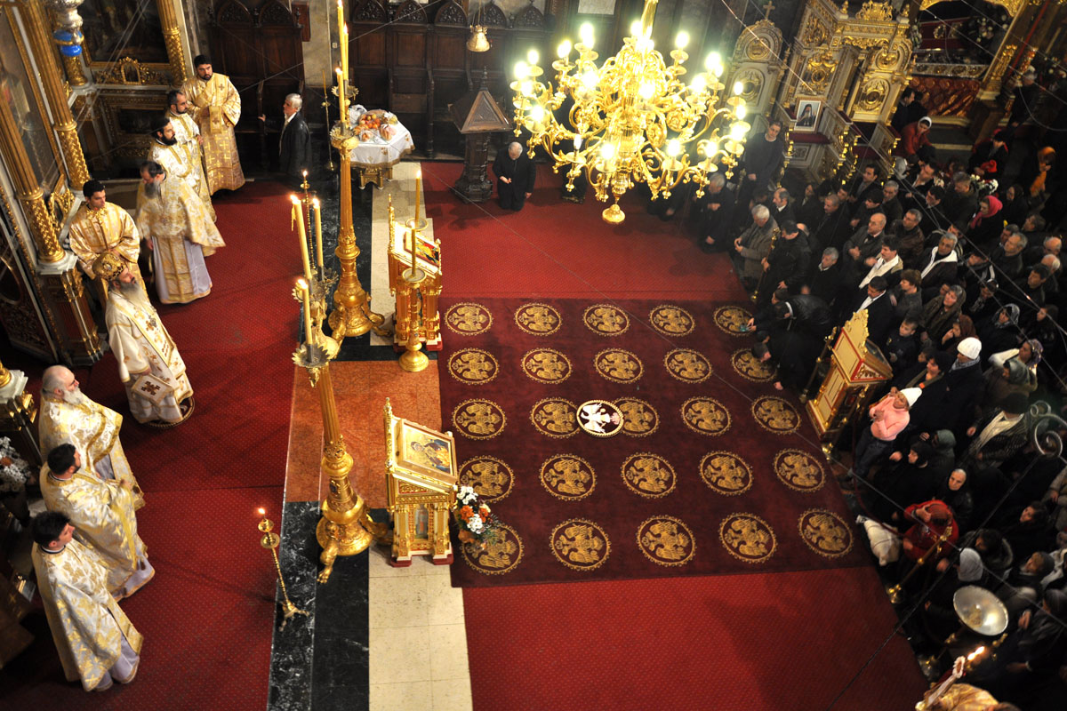 Liturghie arhierească la Catedrala mitropolitană din Iaşi