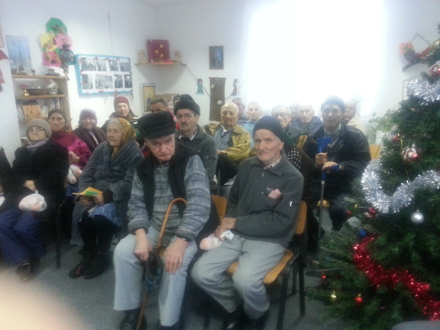 Bucuria colindelor la &quot;Centrul Rezidențial pentru Persoane Vârstnice&quot; din Mircești