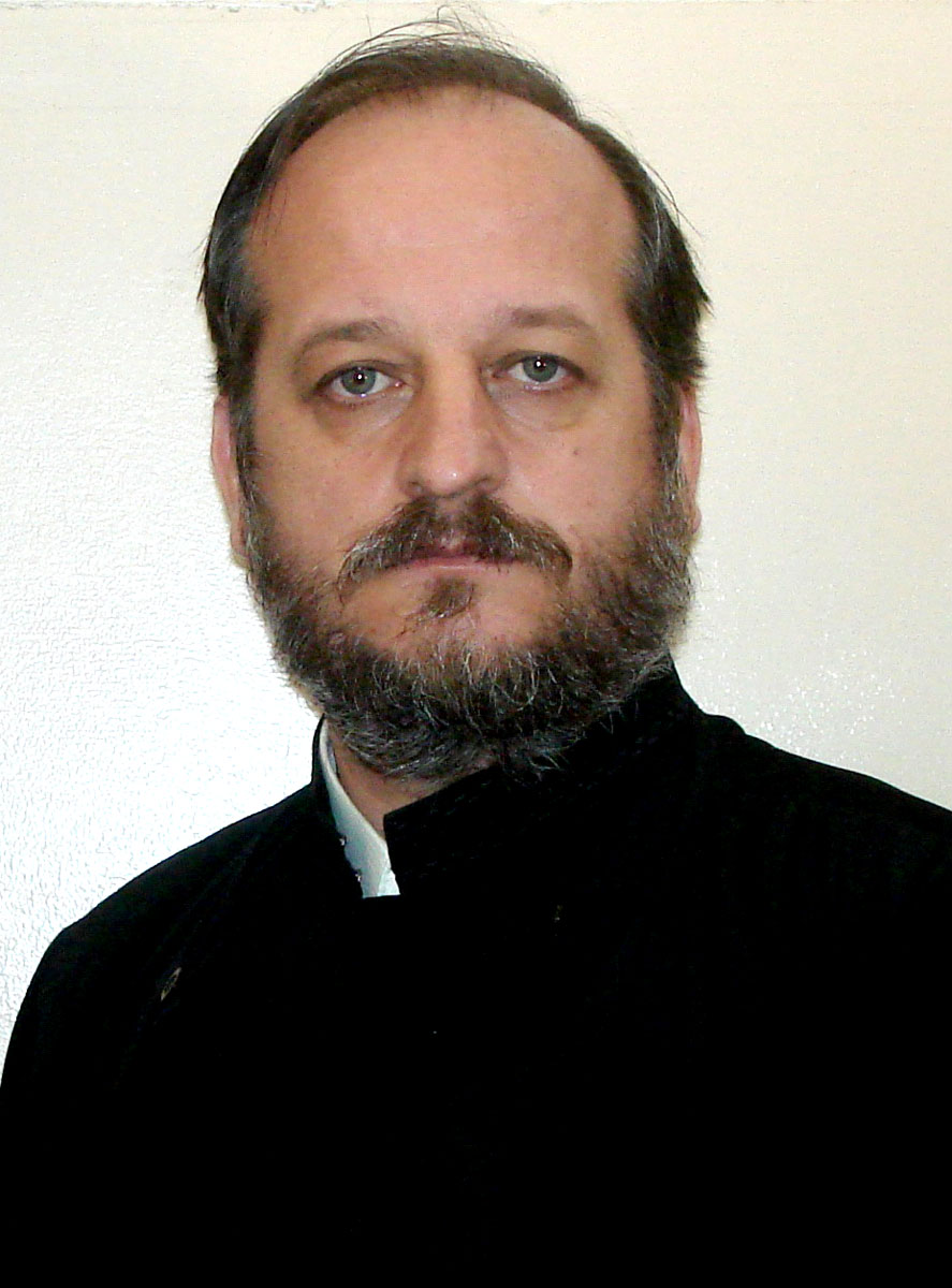 Preot Cristian Muraru, directorul Centrului de Conservare şi Restaurare a Patrimoniului de Artă Creştină „Resurrectio“ din cadrul Arhiepiscopiei Iaşilor Icoanele pictate cu evlavie te îndeamnă la rugăciune
