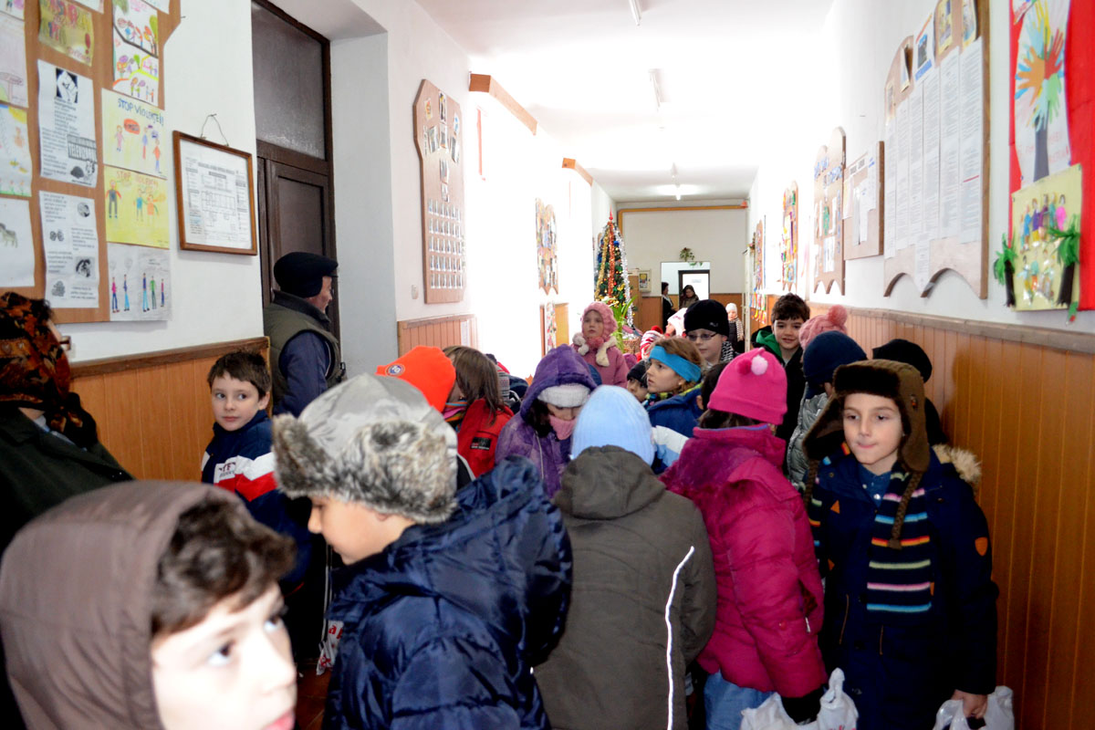 „Moşii“ darnici de la Şcoala „Varlaam Mitropolitul“