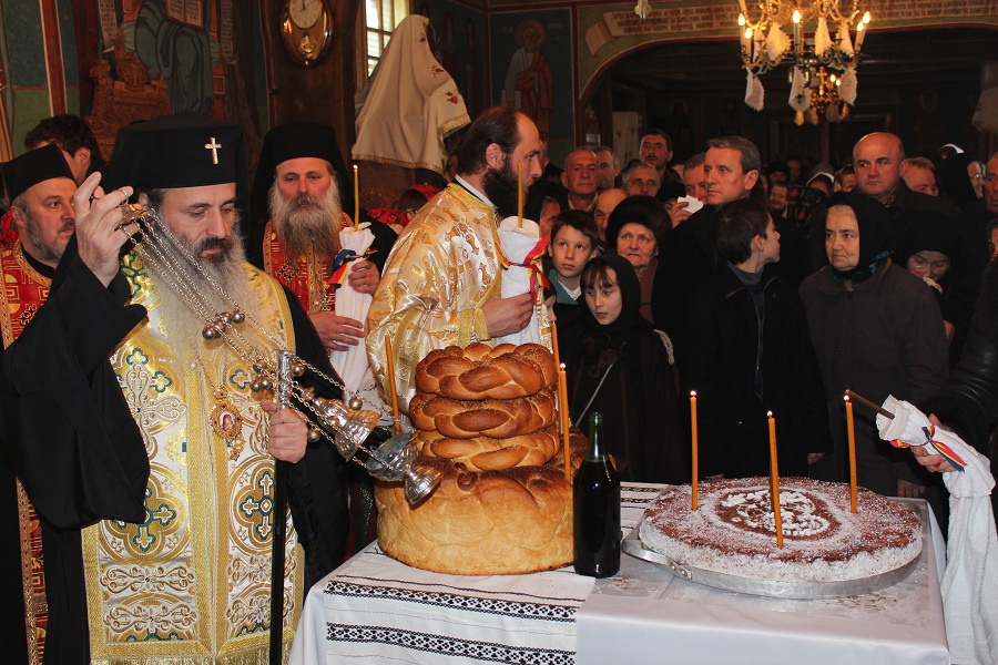 Mare sărbătoare în parohia „Tăierea Capului Sfântului Ioan Botezătorul“ din Vânători - Neamţ