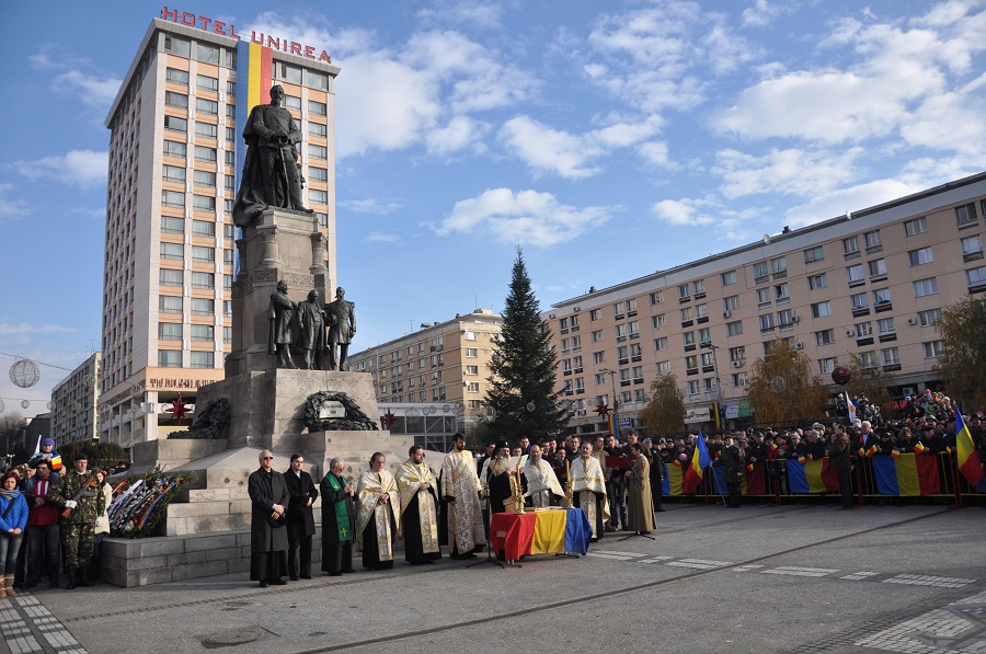 IPS Mitropolit Teofan: &quot;România de astăzi se află în «durerile naşterii» spre normalitate&quot;