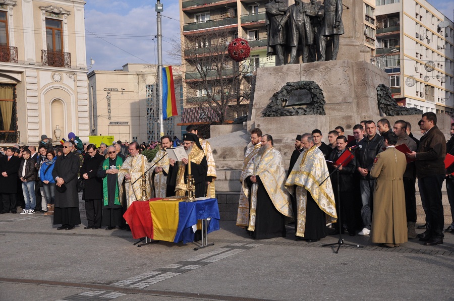 IPS Mitropolit Teofan: &quot;România de astăzi se află în «durerile naşterii» spre normalitate&quot;