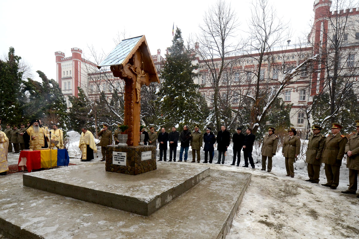 Sfinţire de troiţă la Brigada 15 Mecanizată „Podu Înalt“ - Iaşi