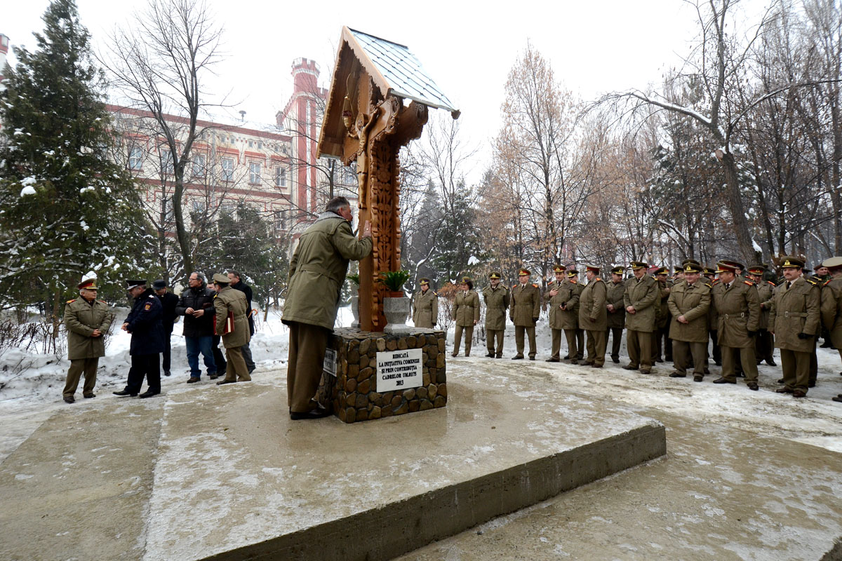 Sfinţire de troiţă la Brigada 15 Mecanizată „Podu Înalt“ - Iaşi