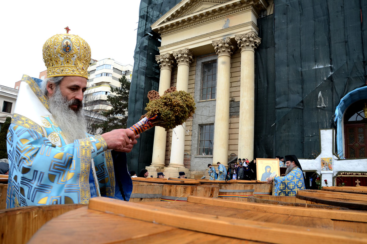 „Botezul Domnului s-a făcut pentru ca Dumnezeu să dobândească Sieşi popor ales“