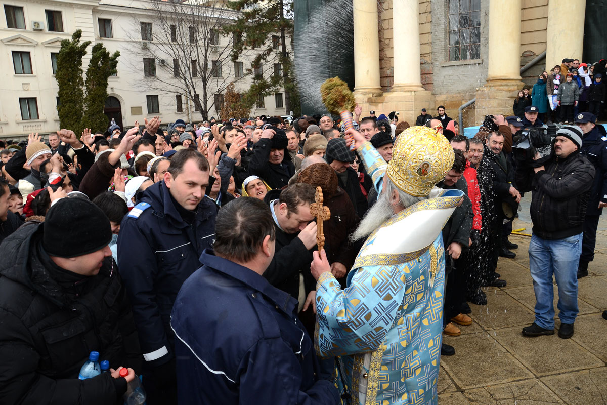 „Botezul Domnului s-a făcut pentru ca Dumnezeu să dobândească Sieşi popor ales“