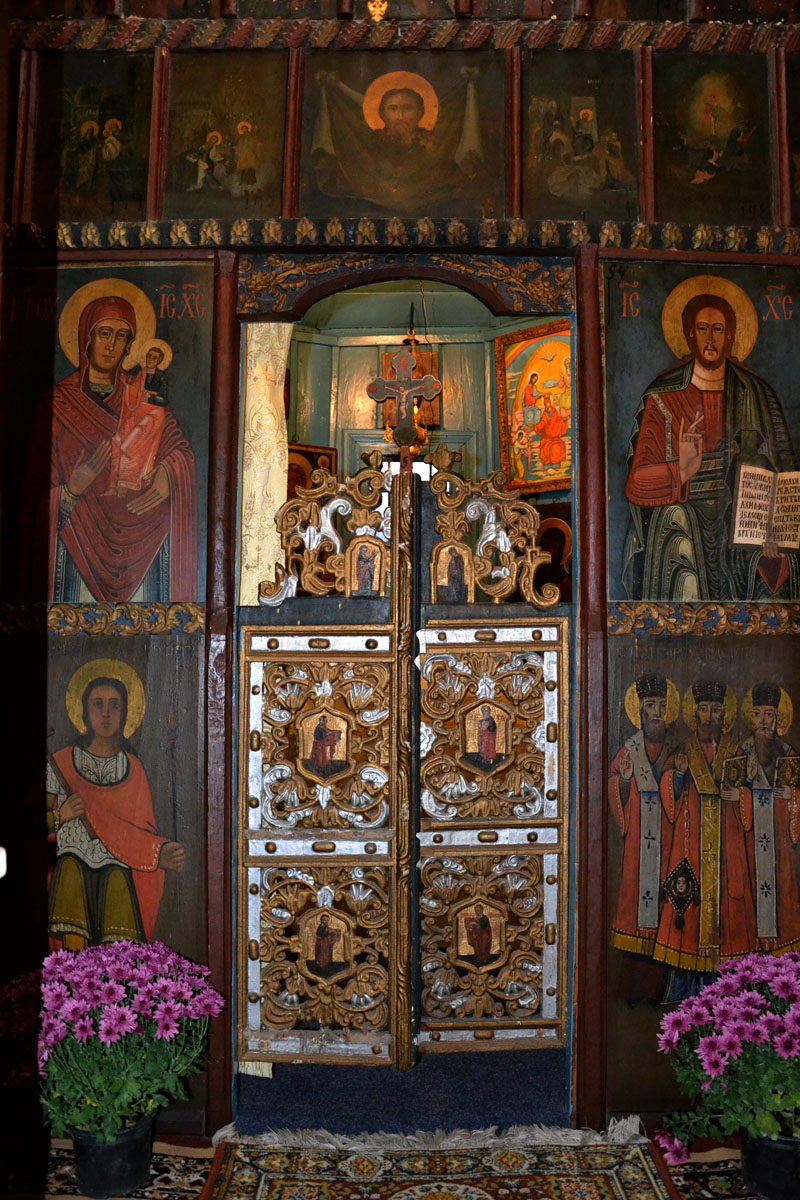 Bisericuţa din satul slatinelor