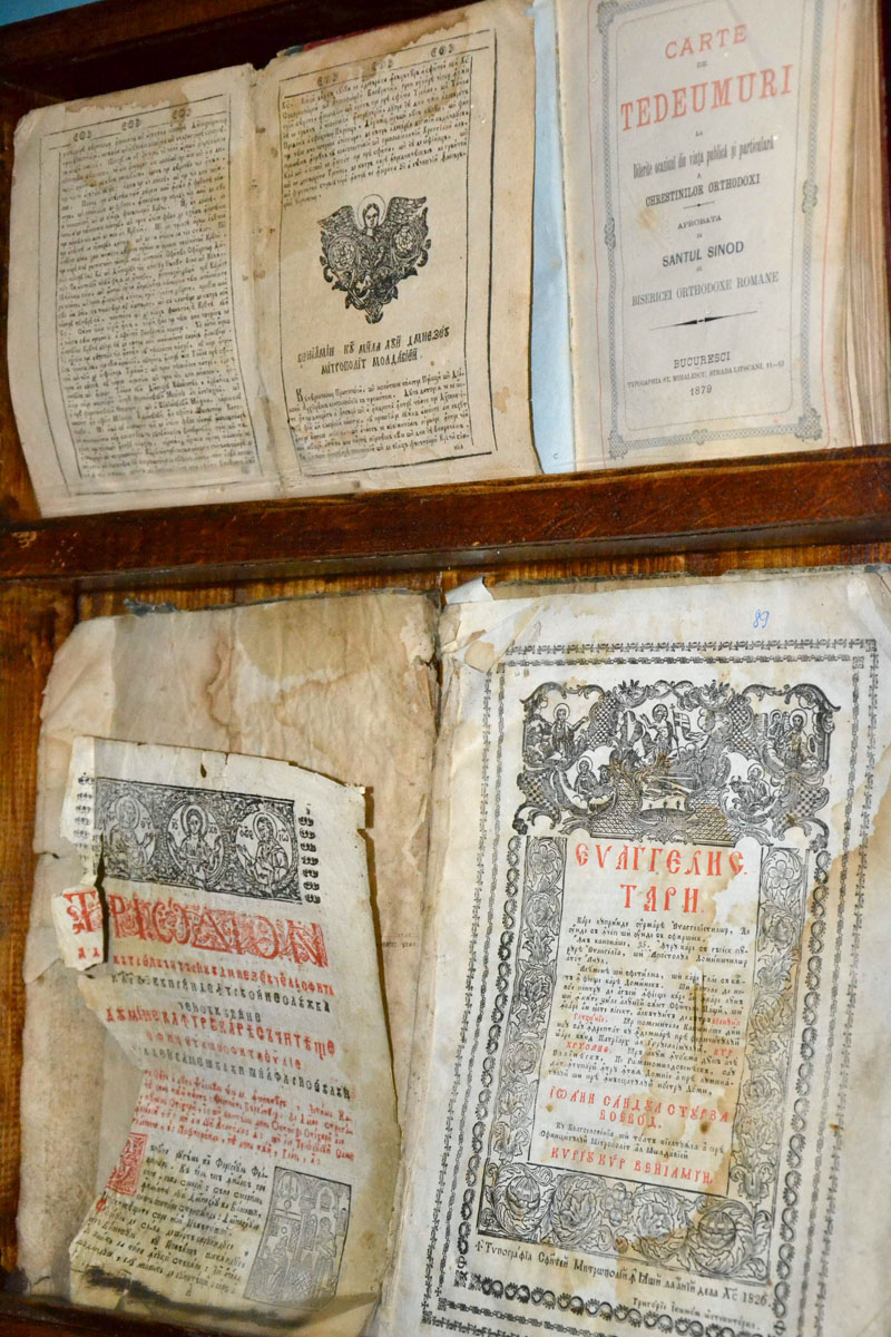 Bisericuţa din satul slatinelor