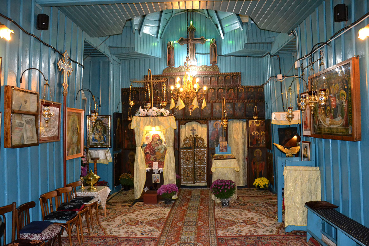 Bisericuţa din satul slatinelor