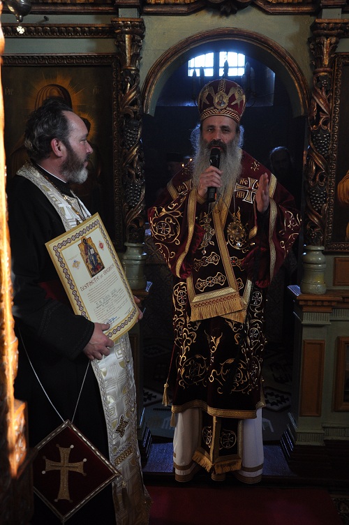 1000 de credincioşi, la Sfânta Liturghie oficiată de IPS Teofan la Urecheni