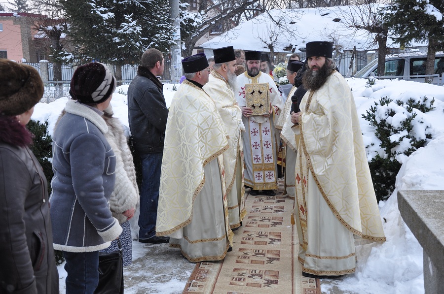 IPS Teofan: &quot;Numai cel care se roagă primeşte de la Dumnezeu capacitatea vederii duhovniceşti&quot;