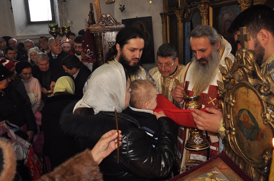 IPS Teofan: &quot;Numai cel care se roagă primeşte de la Dumnezeu capacitatea vederii duhovniceşti&quot;